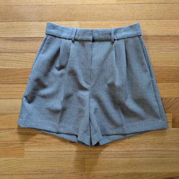 Aritzia Babaton Pleated High Waisted Tailored Short Dark Grey Size 4 - Picture 2 of 5